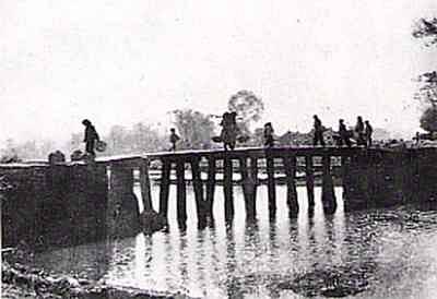 Cầu đá trên sông Hát 1960