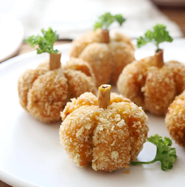 Bánh Bí Đỏ Mặn                                                                                                                                        