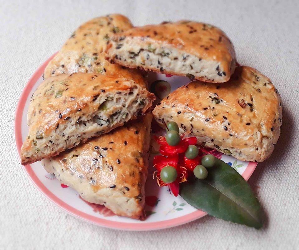 Bánh Nướng Hành Mè                                                                                                                                    