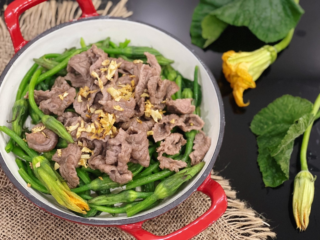 Bông Bí Cháy Tỏi Thịt Bò                                                                                                                              