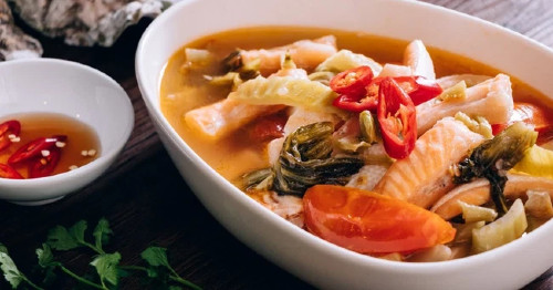 Canh Cá Hồi                                                                                                                                           