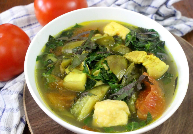 Canh Cà Tím Nấu Thịt Ba Chỉ                                                                                                                           