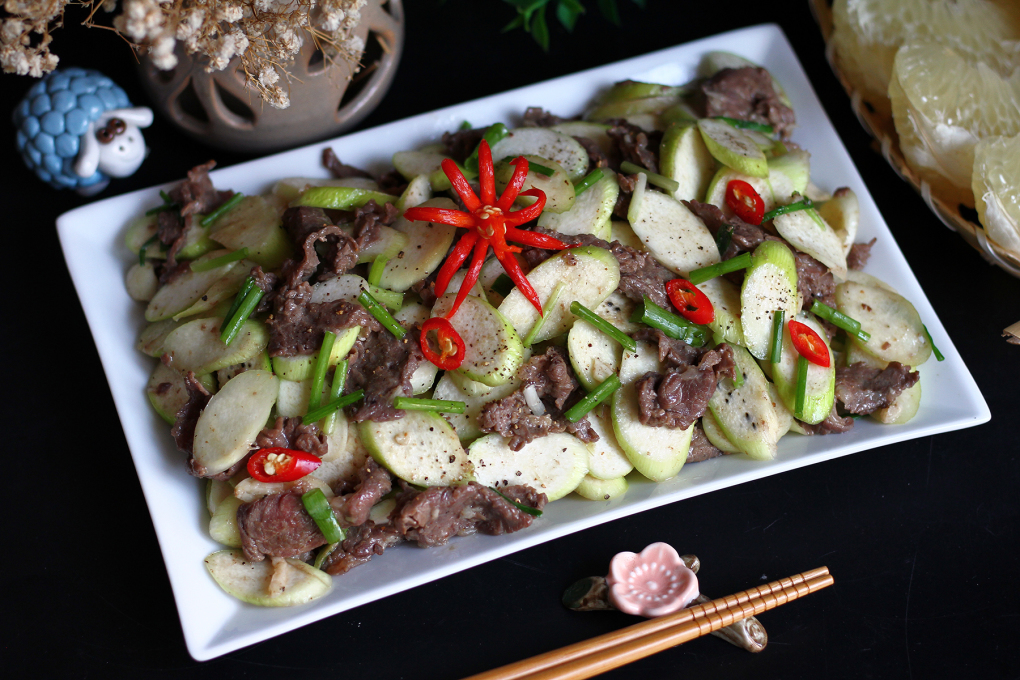 Củ Niễng Xào Thịt Bò                                                                                                                                  