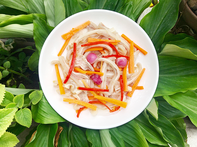 Tai Heo Ngâm Chua Ngọt                                                                                                                                