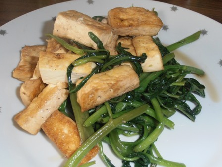 Rau Muống Xào Đậu Hủ                                                                                                                                  