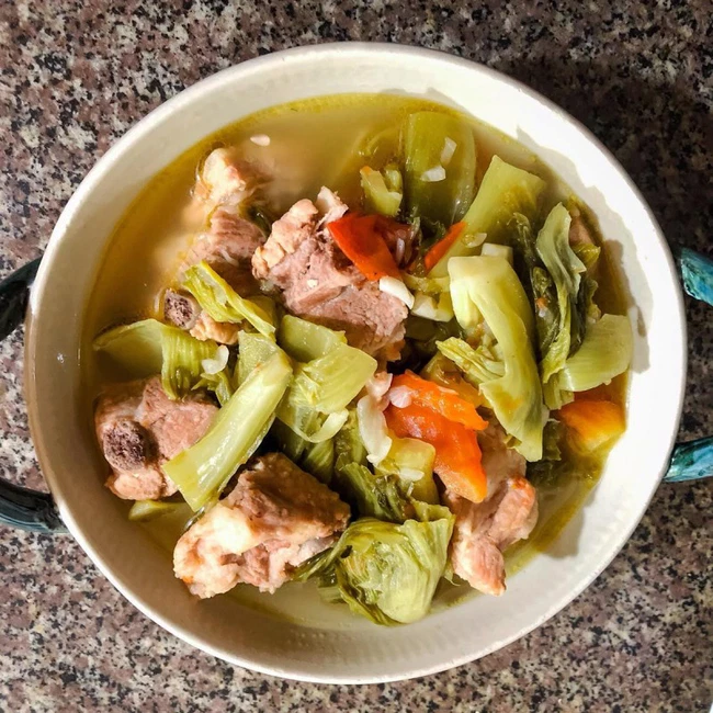 Canh Sườn Heo Dưa Chua                                                                                                                                