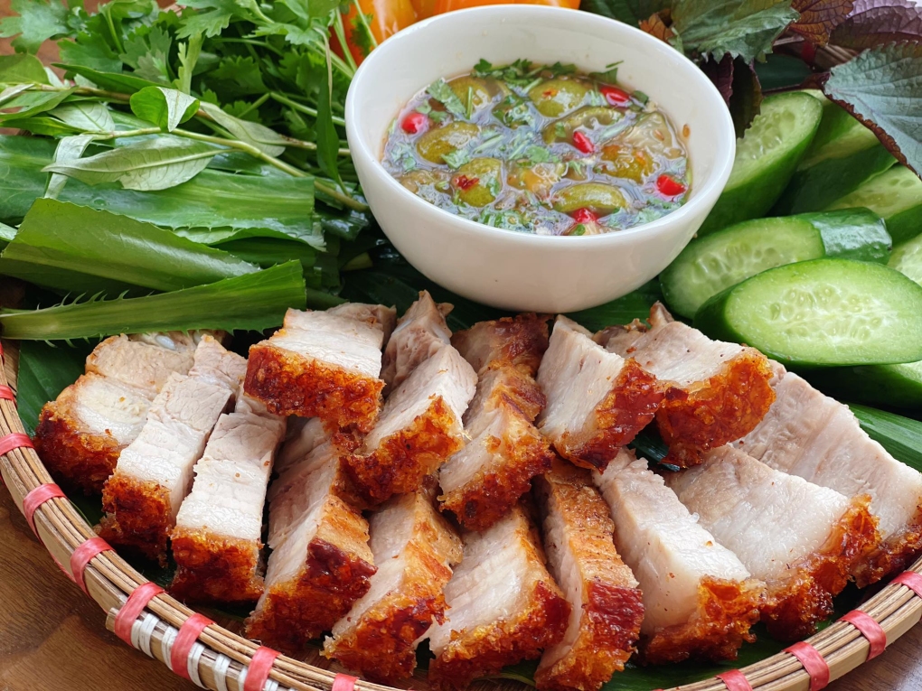 Thịt Ba Chỉ Heo Quay Chấm Xốt Thái                                                                                                                    