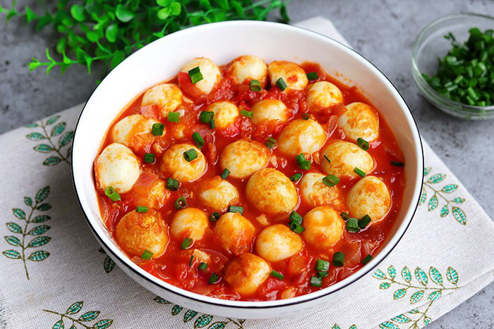 Trứng Chim Cút Sốt Cà Chua                                                                                                                            
