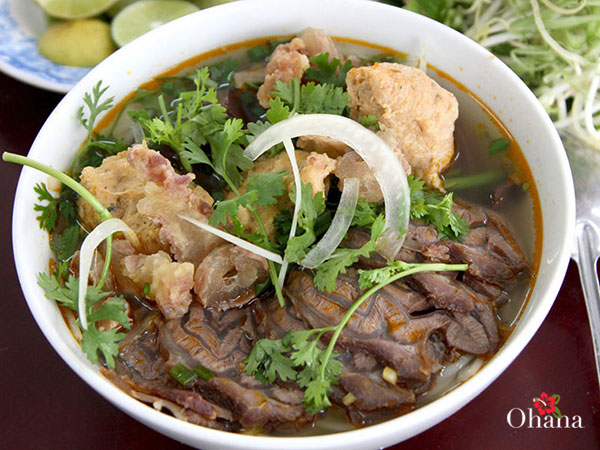 Bún Bò Huế                                                                                                                                            