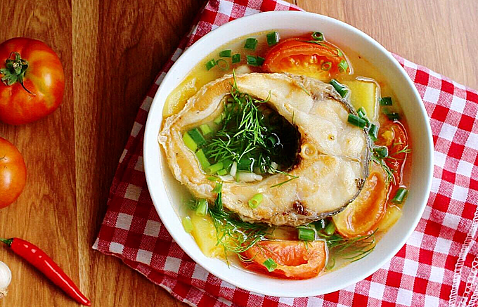 Canh Cá  Trắm Nấu Chua                                                                                                                                