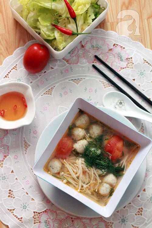 Canh Chua Cá Viên Thì Là                                                                                                                              