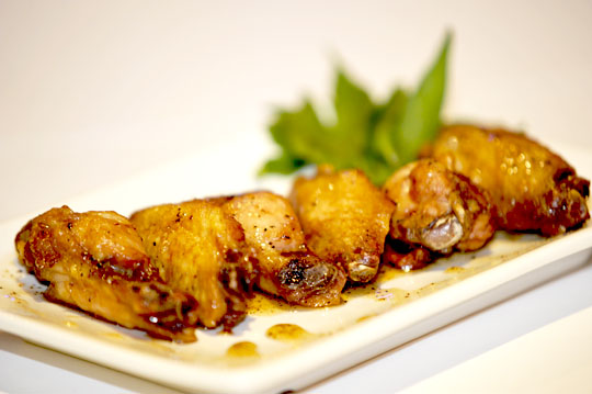 Cánh Gà Chiên Giòn Với Dầu Ôliu.                                                                                                                      