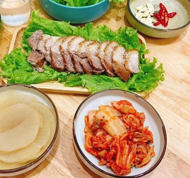 Chân Giò Hầm Kiểu Hàn Quốc                                                                                                                            