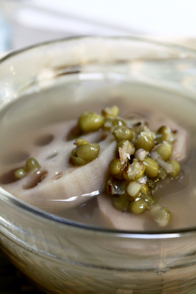 Chè Đỗ Xanh Củ Sen Giòn Mát                                                                                                                           