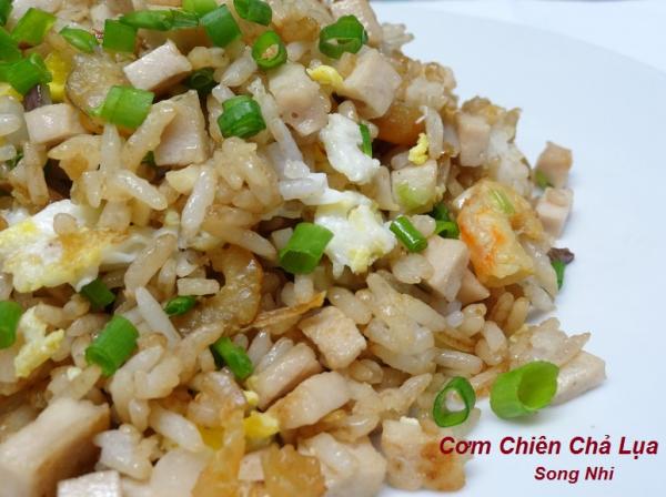 Cơm Chiên Chả Lụa                                                                                                                                   