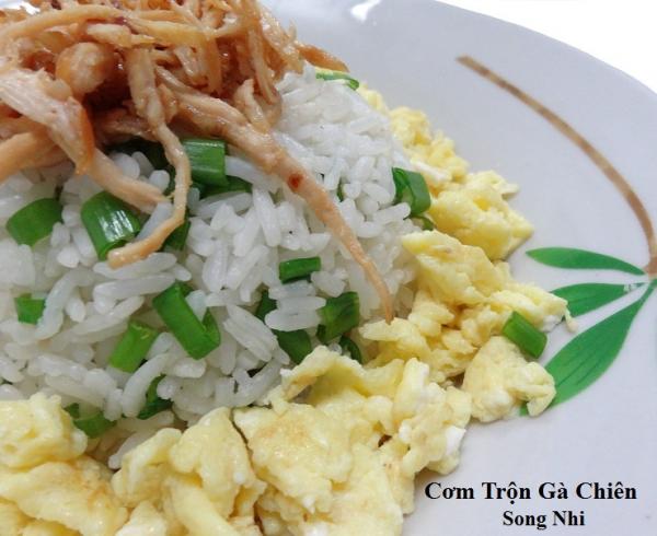Cơm Trộn Gà Chiên                                                                                                                                   