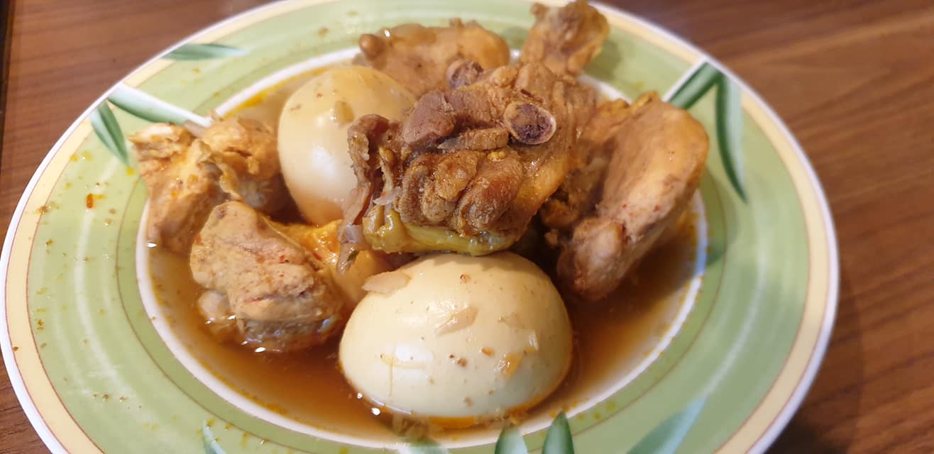 Gà Kho Tàu                                                                                                                                            