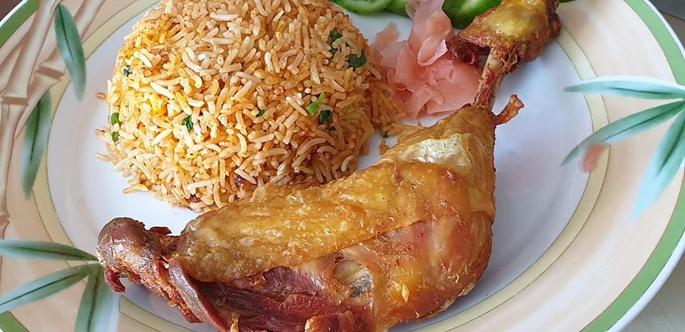 Cơm Gà Xối Mỡ                                                                                                                                         