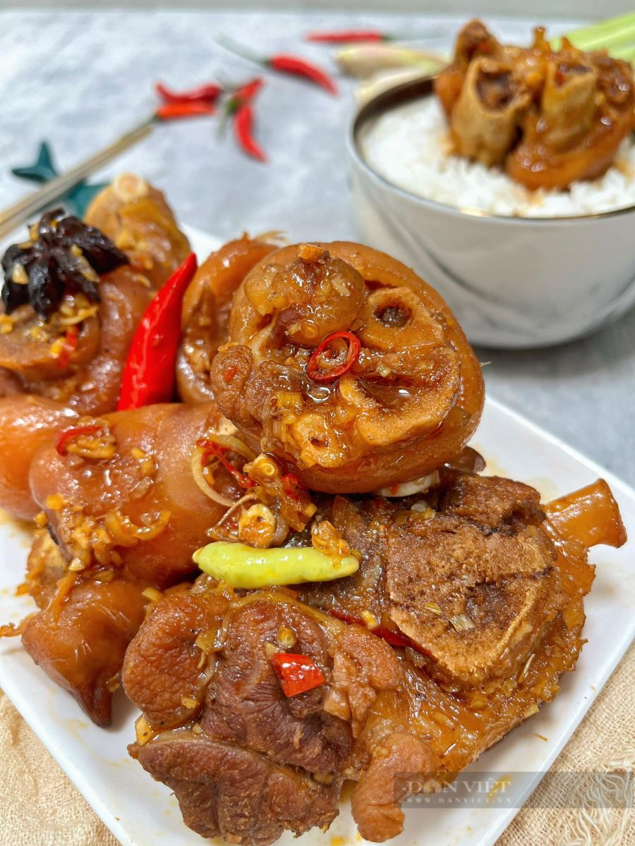 Giò Heo Kho                                                                                                                                           