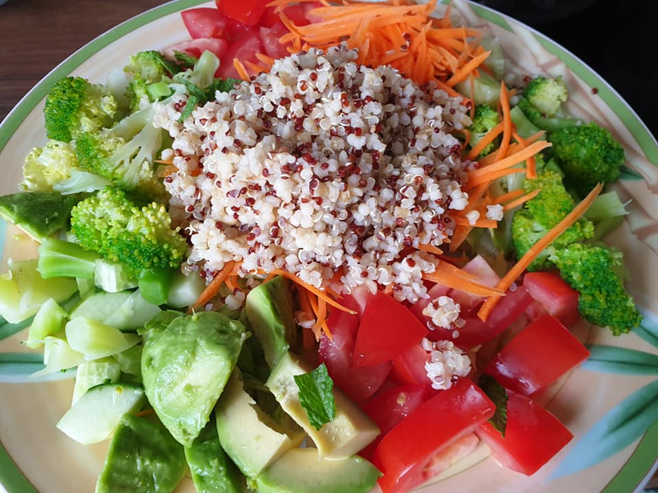 Salade Với Hạt Quinoa                                                                                                                                 