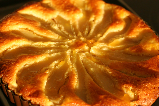 Bánh Tart Lê Kem Hạnh Nhân                                                                                                                            