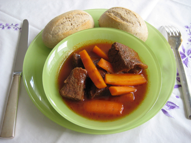 Thịt Bò Kho Với Rượu                                                                                                                                  