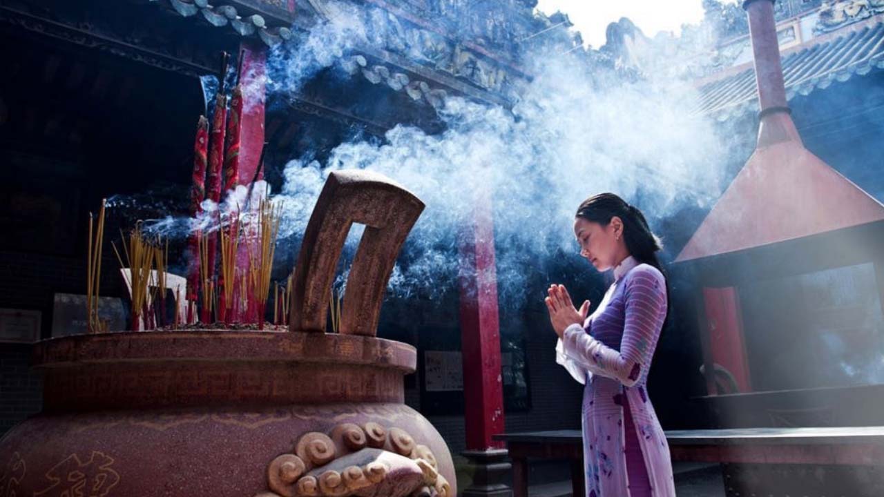 Đi Lễ Chùa Đầu Năm
