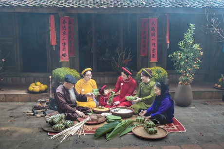 Mỗi Năm Mong Được Một Lần Thăm Quê 